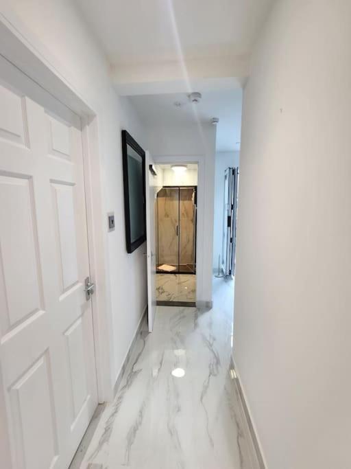 Spacious And Bright One Bedroom Apartment Oxford Kültér fotó