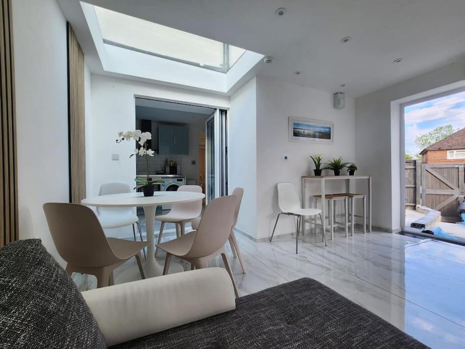 Spacious And Bright One Bedroom Apartment Oxford Kültér fotó