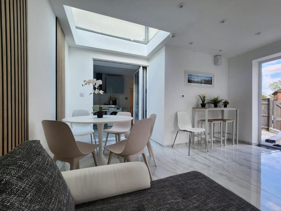 Spacious And Bright One Bedroom Apartment Oxford Kültér fotó