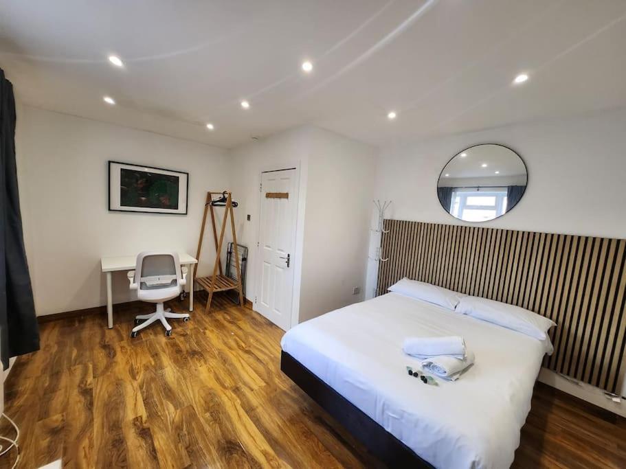 Spacious And Bright One Bedroom Apartment Oxford Kültér fotó